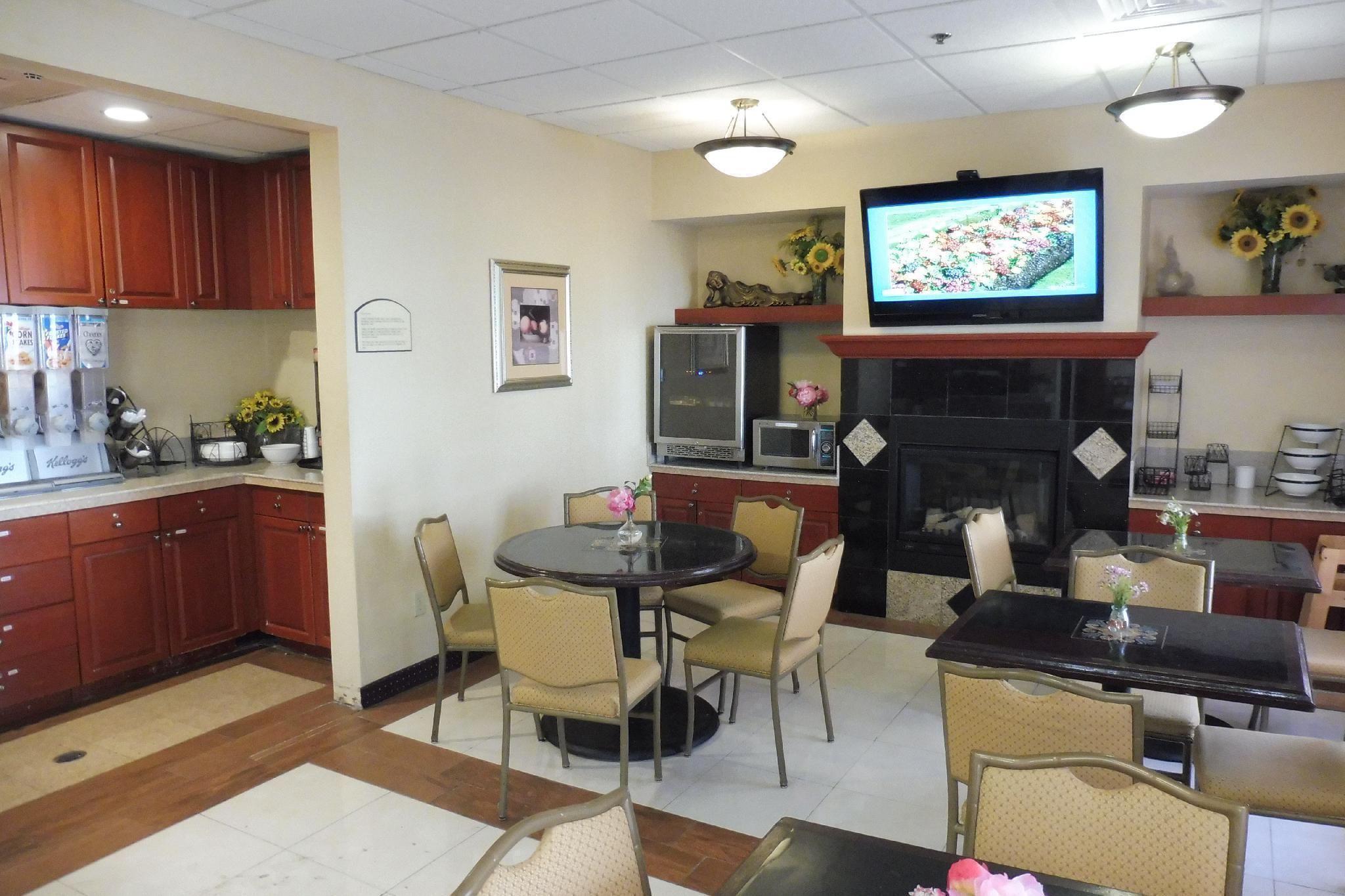 Red Roof Inn & Suites Galloway Bagian luar foto