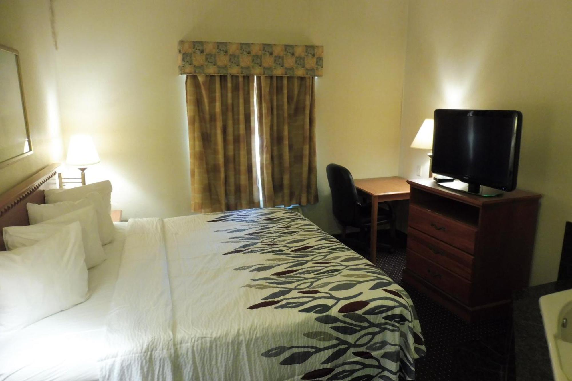 Red Roof Inn & Suites Galloway Bagian luar foto