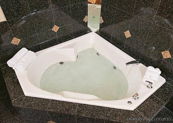 Red Roof Inn & Suites Galloway Bagian luar foto